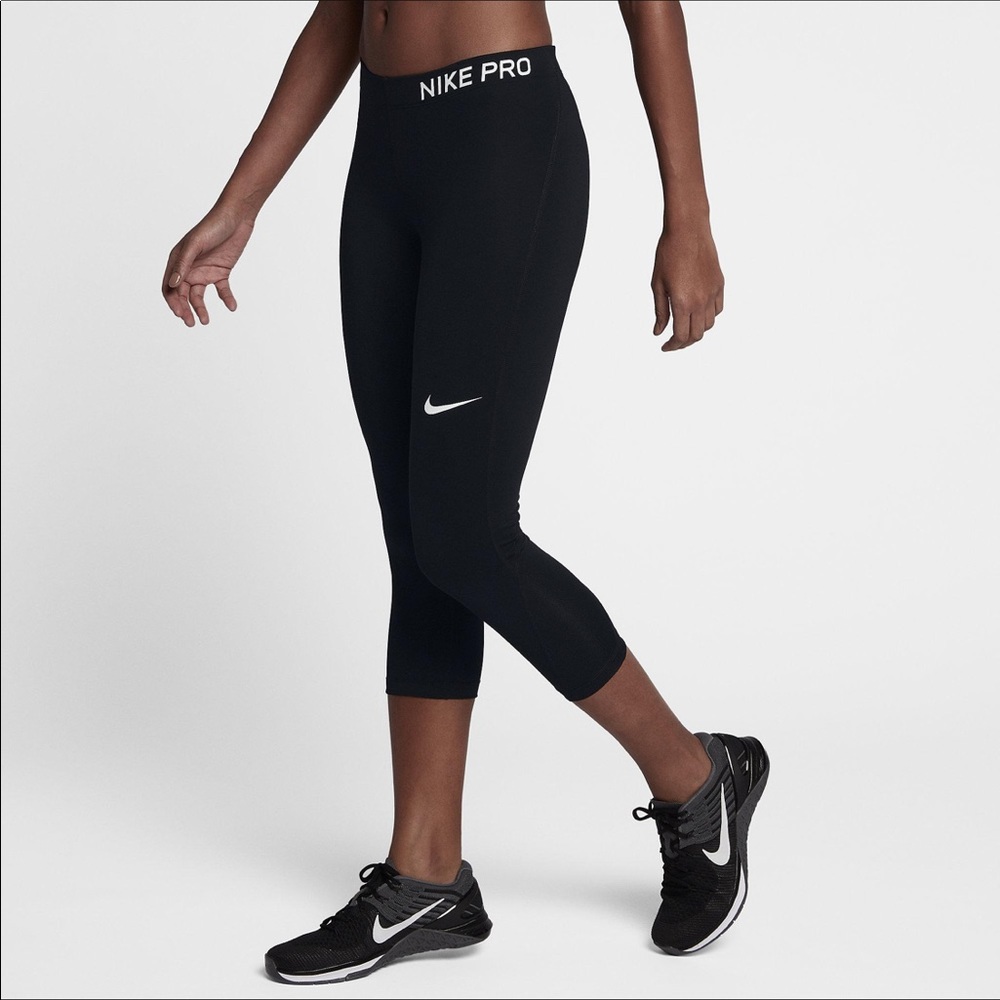 Nike Ladies Pro Crop Capri Leggings Athletic Tights